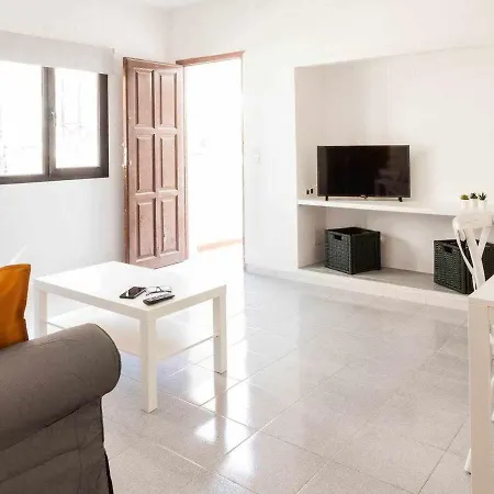 Y Apartment *